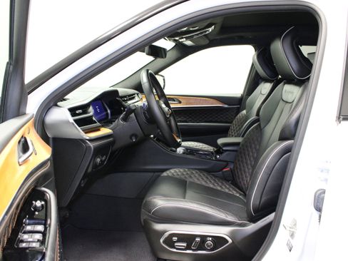 Used 2023 Jeep Grand Cherokee L Summit AWD/4WD image 21