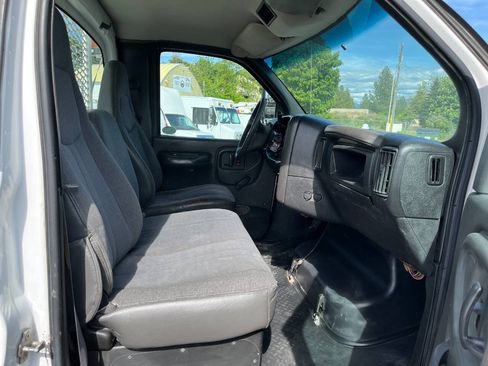 Used 2005 Chevrolet Kodiak C4500 2WD Regular Cab image 17