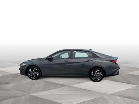 Used 2025 Hyundai Elantra Sport w/ Cargo Package FWD image 5