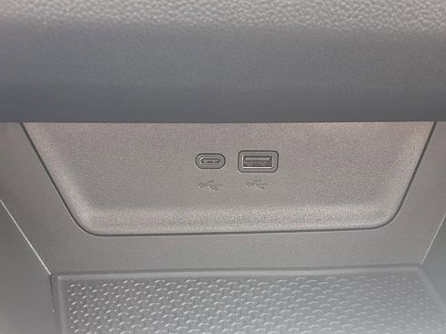 Used 2026 Chevrolet Equinox LT FWD image 10