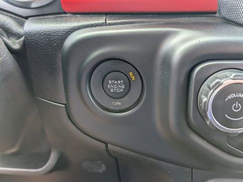 Used 2019 Jeep Wrangler Unlimited Rubicon AWD/4WD image 18