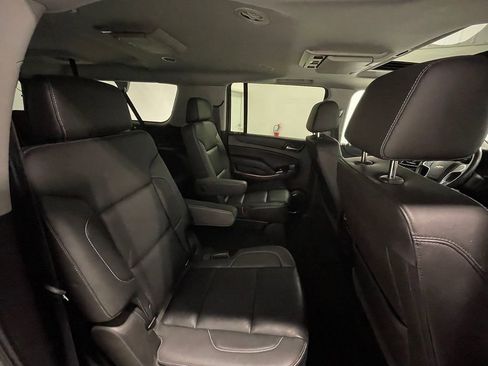 Used 2018 Chevrolet Suburban Premier image 28