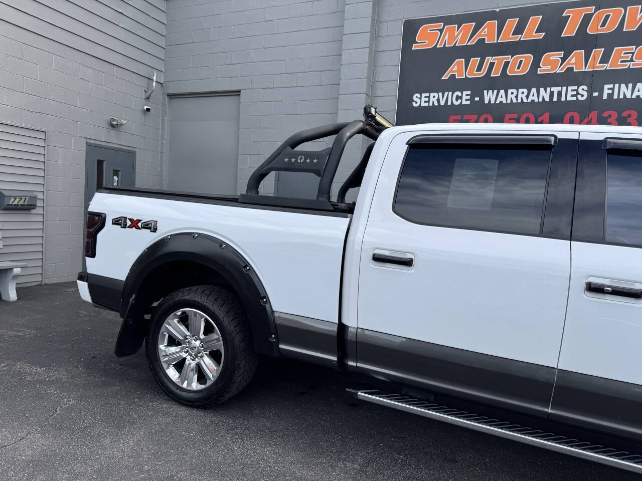 Used 2018 Ford F150 XLT w/ Equipment Group 302A Luxury AWD/4WD image 29