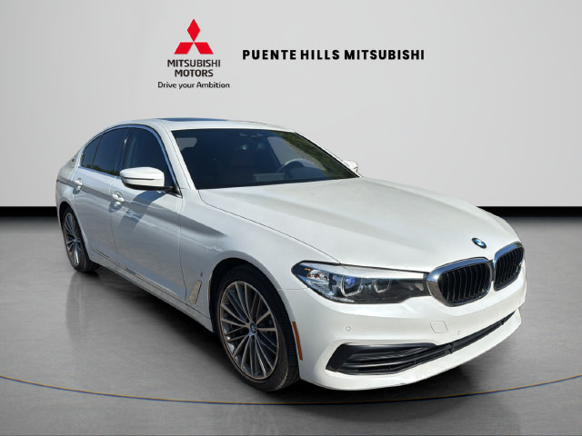 Used 2019 BMW 530e w/ Convenience Package RWD image 3