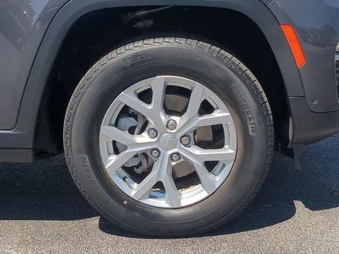 Certified 2023 Jeep Grand Cherokee Limited w/ Luxury Tech Group II RWD image 11