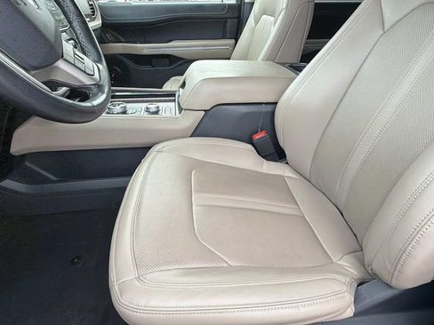 Used 2024 Ford Expedition Max Limited AWD/4WD image 19