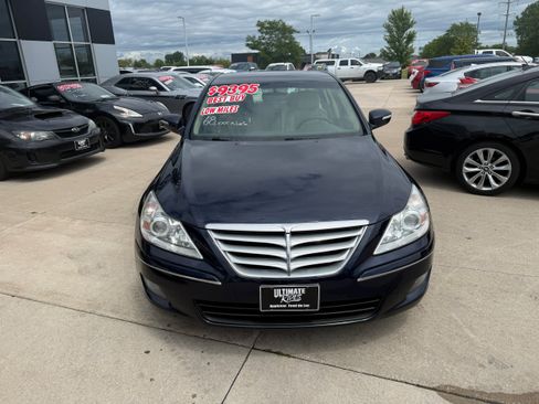 Used 2009 Hyundai Genesis 3.8 RWD image 3