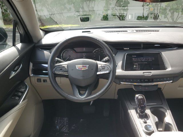 Certified 2023 Cadillac XT4 Luxury FWD image 18