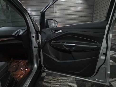 Used 2017 Ford C-MAX SE image 31