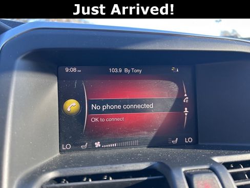 Used 2017 Volvo XC60 T5 Dynamic w/ Advanced Package image 23