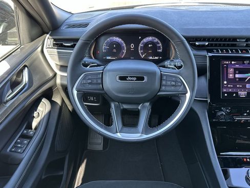 New 2025 Jeep Grand Cherokee L Altitude AWD/4WD image 14