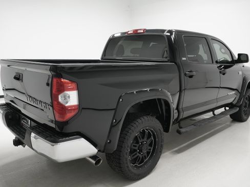 Used 2015 Toyota Tundra SR5 w/ SR5 Upgrade Package AWD/4WD image 4