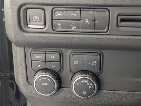 Used 2023 Chevrolet Tahoe Premier image 16