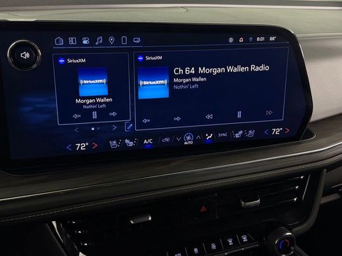 Used 2025 Chevrolet Suburban Premier RWD image 17
