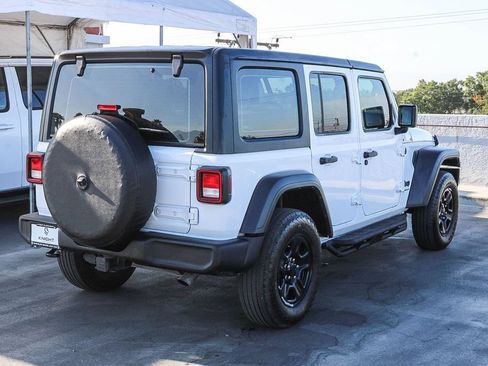 Used 2025 Jeep Wrangler Unlimited Sport AWD/4WD image 9