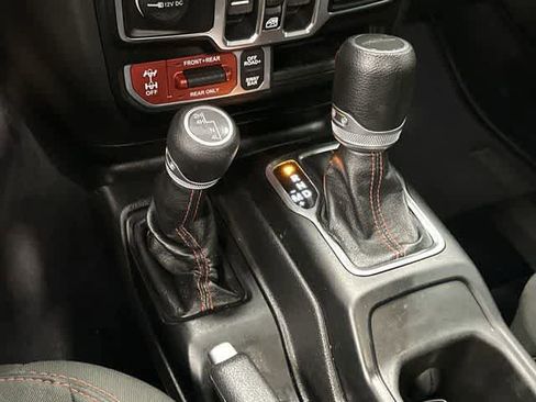 Used 2021 Jeep Gladiator Rubicon AWD/4WD image 25