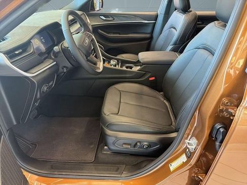 New 2026 Jeep Grand Cherokee L Limited AWD/4WD image 5