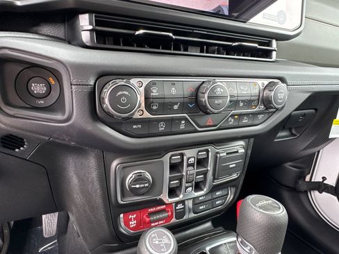 New 2026 Jeep Gladiator Mojave AWD/4WD image 31
