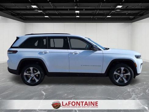 New 2026 Jeep Grand Cherokee Limited w/ Trailer Tow Package AWD/4WD image 6
