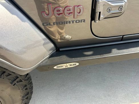 Used 2022 Jeep Gladiator Rubicon w/ Trailer Tow Package AWD/4WD image 9