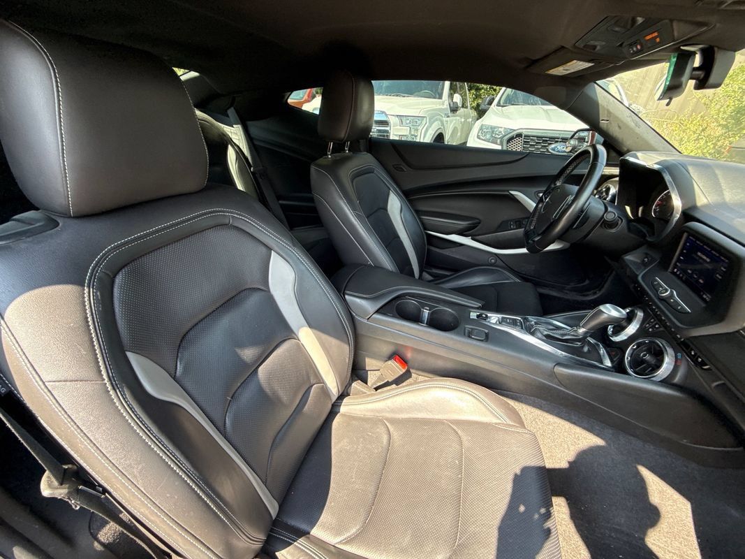 Used 2020 Chevrolet Camaro LT RWD image 9