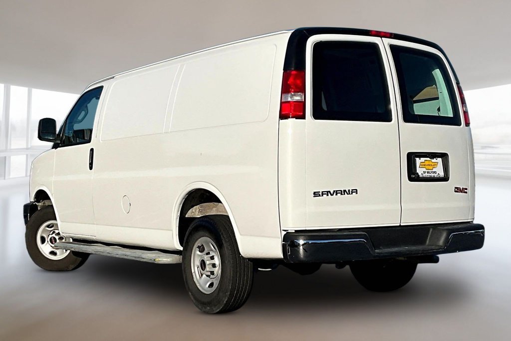 Used 2025 GMC Savana 2500 w/ Driver Convenience Package RWD image 4