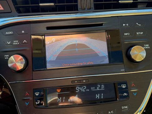 Used 2013 Toyota Avalon XLE image 15