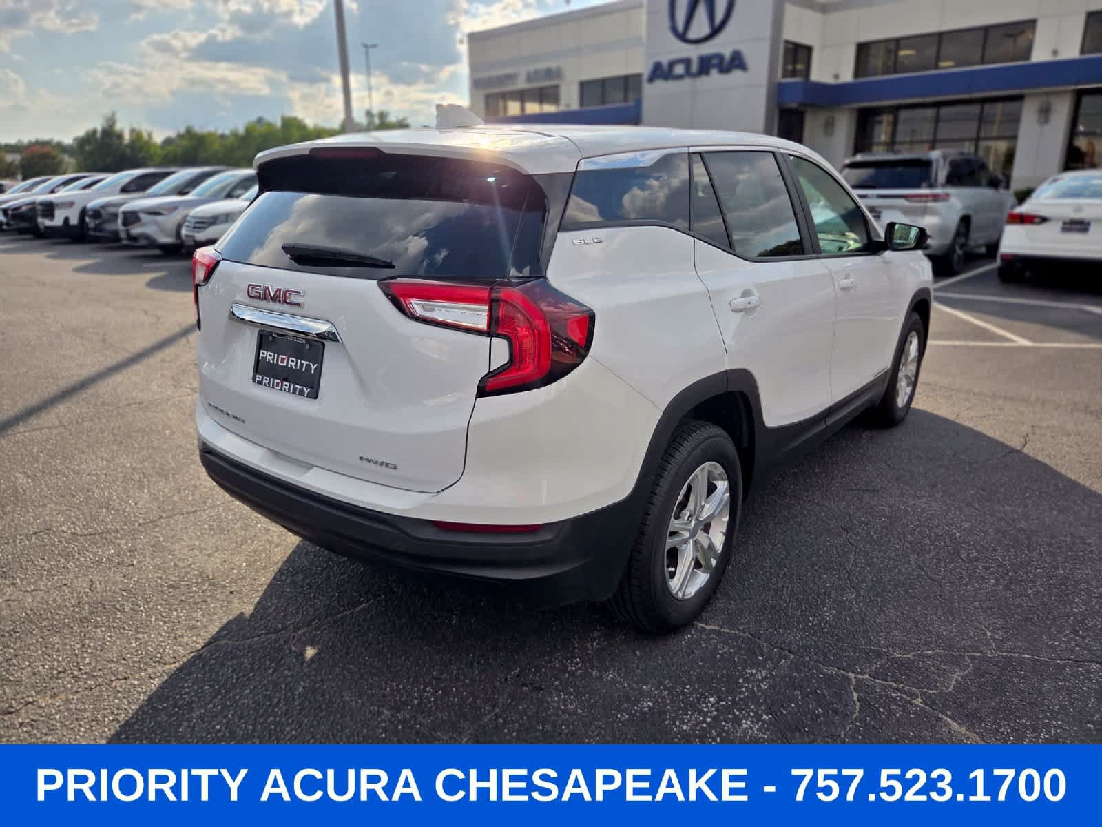 Used 2024 GMC Terrain SLE AWD/4WD image 4