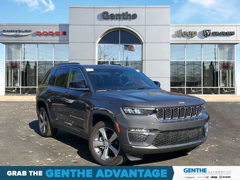 Certified 2024 Jeep Grand Cherokee Limited AWD/4WD image 1
