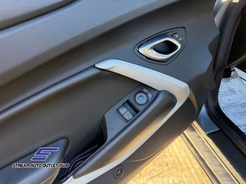 Used 2021 Chevrolet Camaro LT image 25