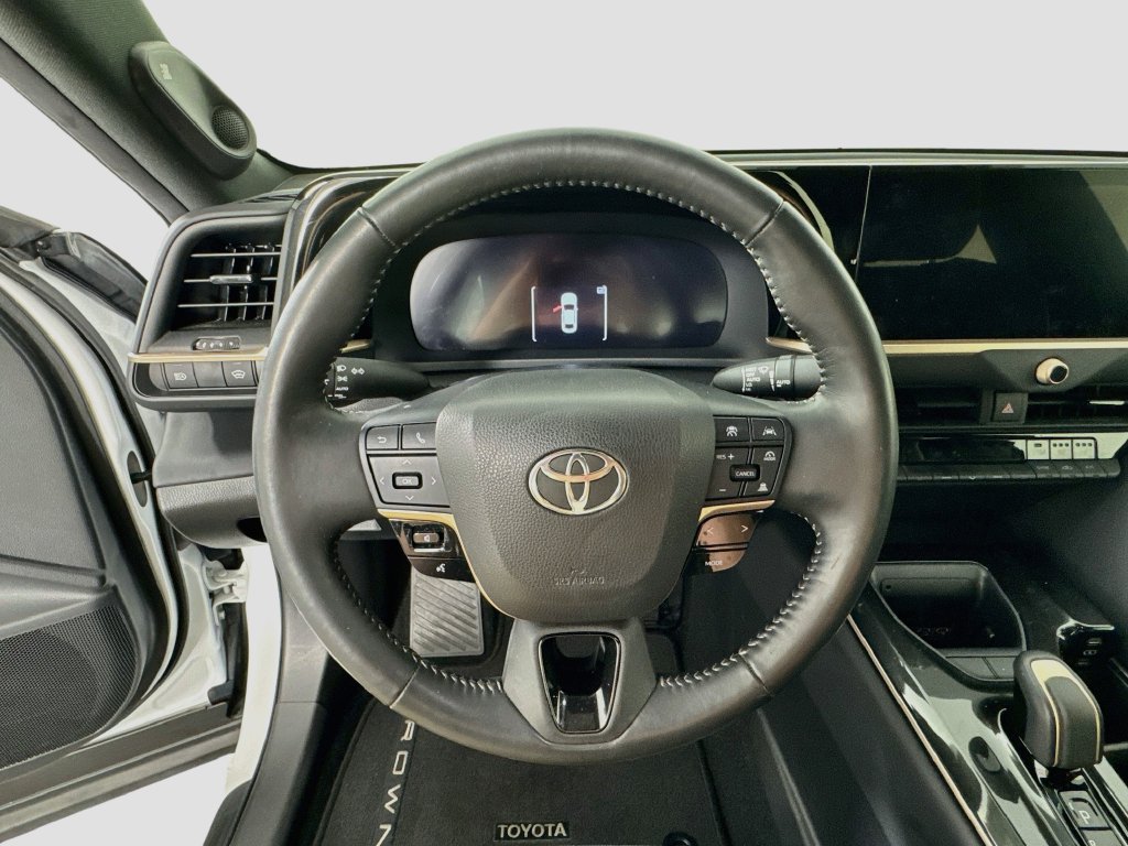 Used 2024 Toyota Crown AWD/4WD image 11