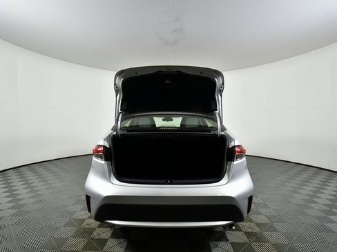 Used 2021 Toyota Corolla LE image 25