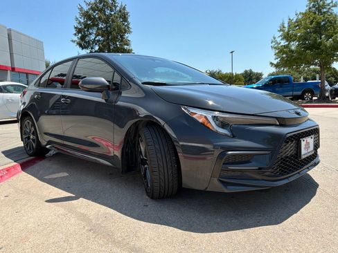 Used 2025 Toyota Corolla SE FWD image 4