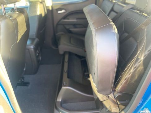 Used 2022 Chevrolet Colorado LT w/ Luxury Package image 10