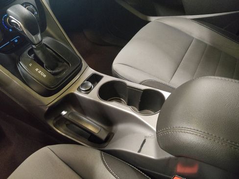 Used 2016 Ford Escape SE image 26