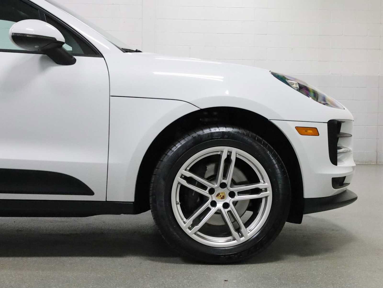 Used 2020 Porsche Macan AWD/4WD image 11