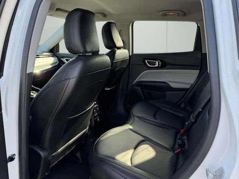 Used 2022 Jeep Compass Limited image 14