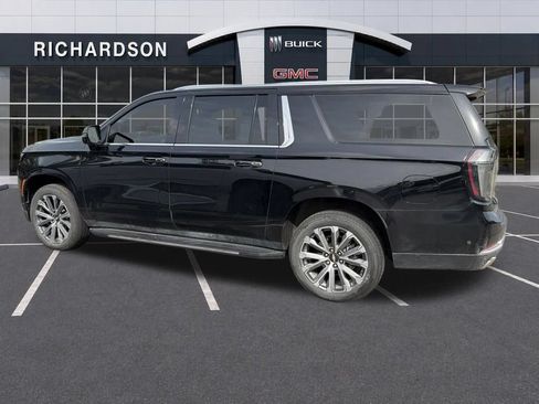 Used 2025 Chevrolet Suburban High Country AWD/4WD image 7