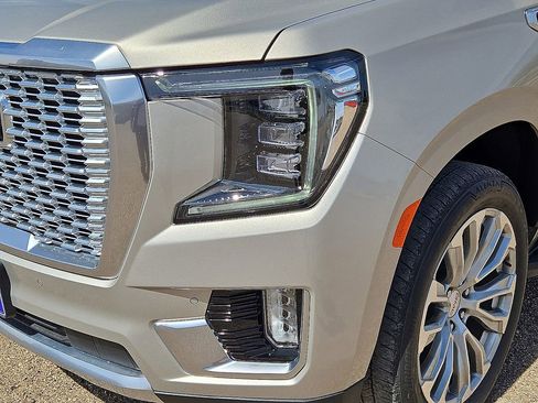 Used 2024 GMC Yukon Denali image 10