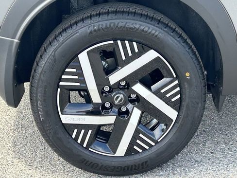 New 2026 Nissan Kicks SV w/ Charging Package image 7