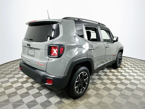 Used 2023 Jeep Renegade Trailhawk w/ Sun/Sound Group AWD/4WD image 3