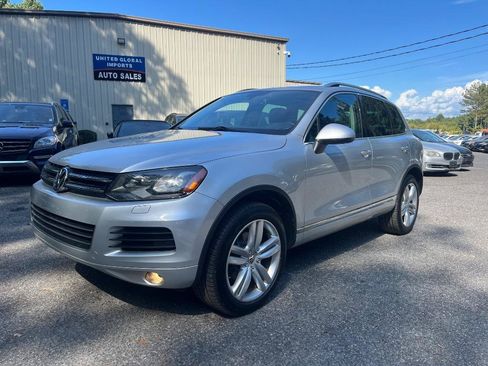 Used 2013 Volkswagen Touareg Executive AWD/4WD image 1