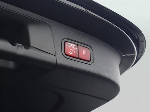 New 2025 Mercedes-Benz GLA 250 4MATIC image 35