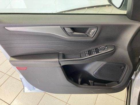 Used 2025 Ford Escape Active AWD/4WD image 13