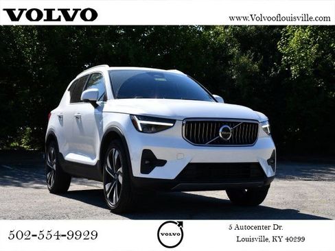 Used 2023 Volvo XC40 B5 Plus w/ Driver Assist Package AWD/4WD image 1