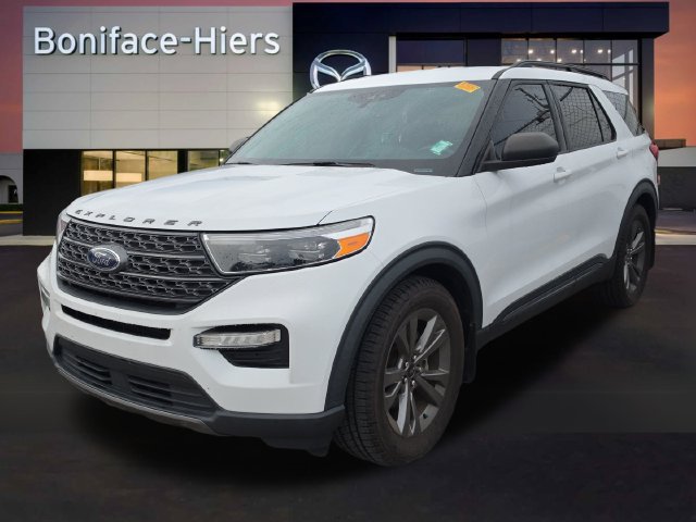 Used 2021 Ford Explorer XLT w/ Equipment Group 202A RWD image 3