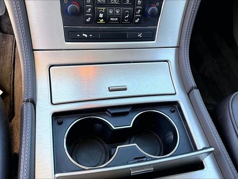 Used 2014 Cadillac Escalade Platinum image 31