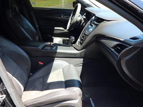 Used 2018 Cadillac CTS V w/ Carbon Fiber Package RWD image 28
