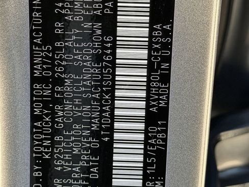 Used 2025 Toyota Camry SE w/ Convenience Package image 32