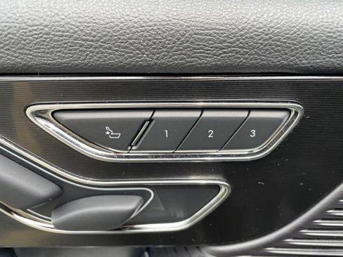 Used 2022 Lincoln Corsair AWD w/ Equipment Group 101A image 5
